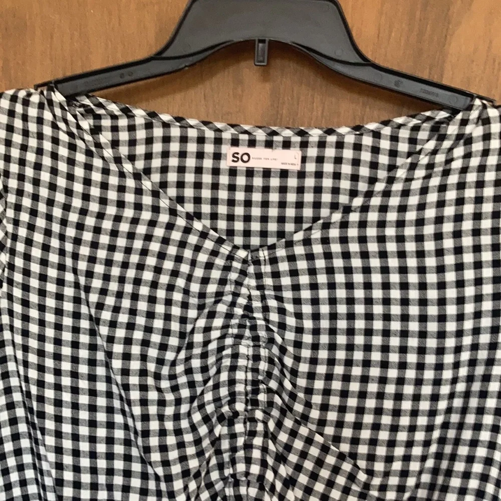 3/$24 SO boho casual top black white check short sleeve cinch front casual L jr - Picture 5 of 15